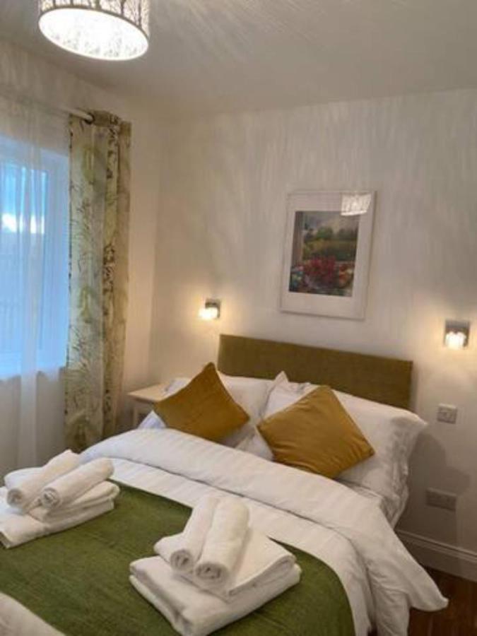 Location, Location! Gorgeous 1 Bed Apt- Killarney Bagian luar foto